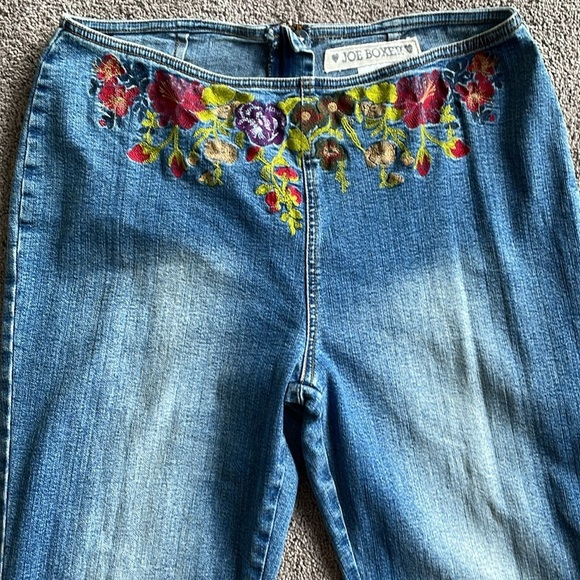 Joe Boxer Vintage Wide Leg Embroidered High Waisted Jeans - Picture 3 of 10